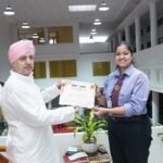 नई दिल्ली के भारत मंडपम में आयोजित आल इंडिया युवा भाषण प्रतियोगिता के भव्य मंच पर दमदार प्रस्तुति देकर उत्तराखंड की बेटी हंसिका सक्सेना बनीं टॉप-20 वक्ताओं में शामिल, विश्वविद्यालय परिवार और प्रदेश को गौरवान्वित किया